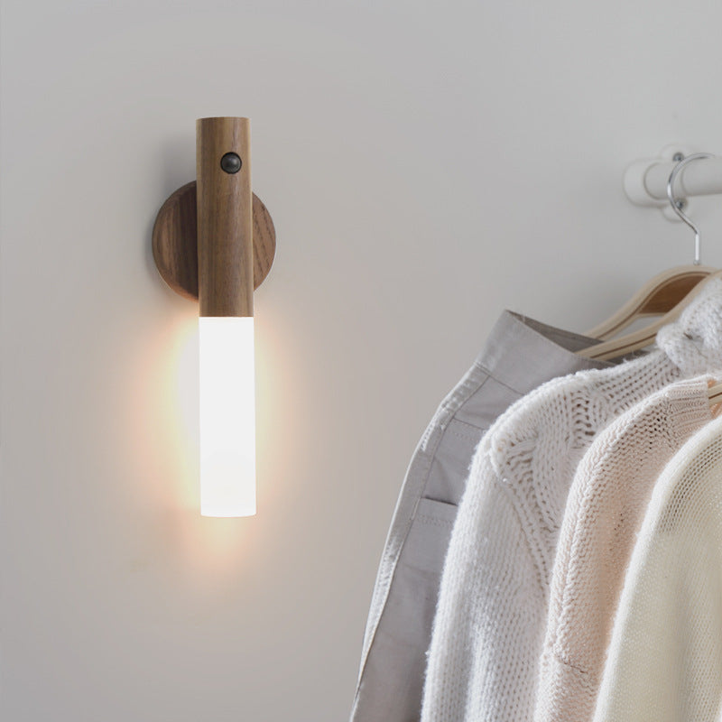 Minimal wooden lamp